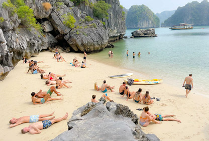 Explore Ba Trai Dao Area – Halong Bay’s Hidden Gem