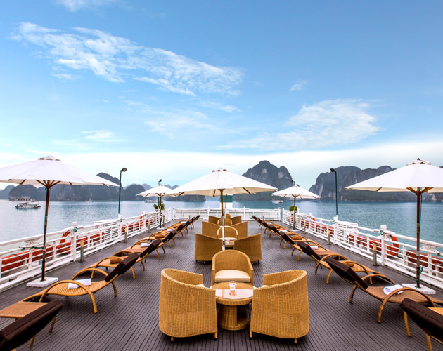 Discover Halong Bay on the Au Co Cruise