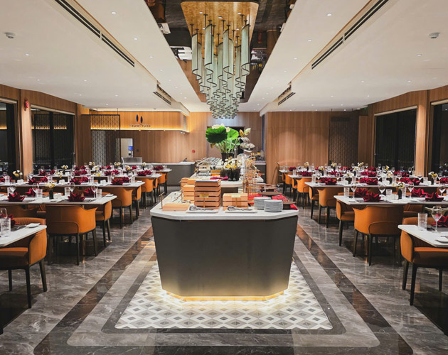 Discover Halong Bay on luxurious Azura Cruise