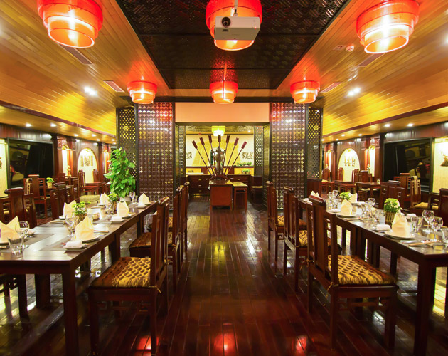 Discover Bai Tu Long Bay on Dragon Legend Cruise