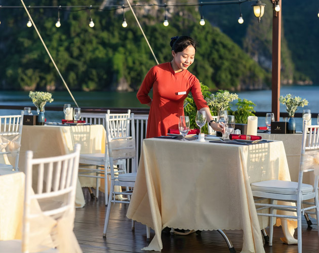 Discover Halong Bay on Milalux Cruise