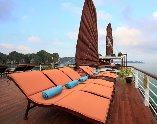 Discover Halong Bay on Orchid Trendy Cruise