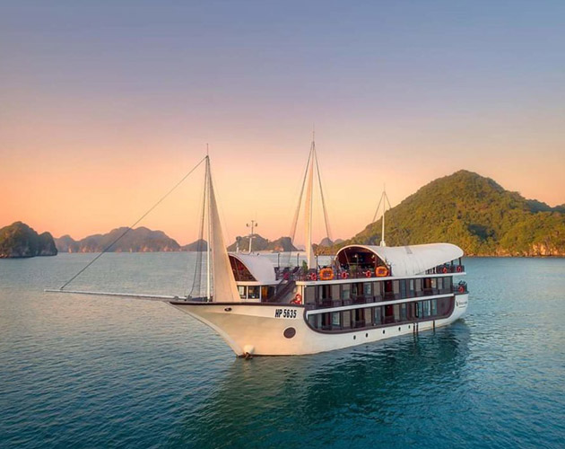 Discover Halong Bay on Sena Cruise