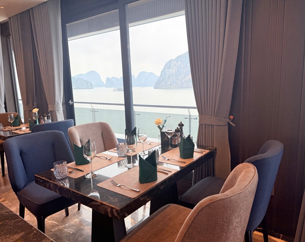 Discover Halong Bay on Tulip Cruise